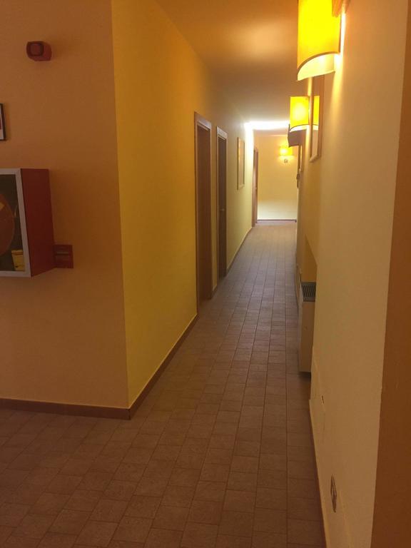Hotel Ascot Binasco Kültér fotó