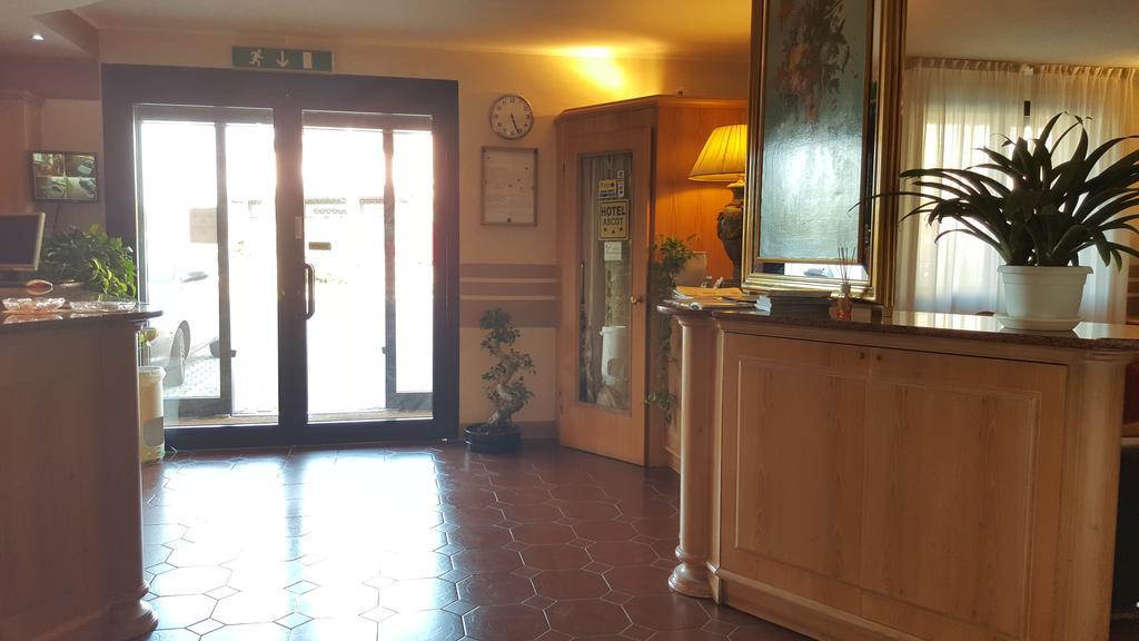 Hotel Ascot Binasco Kültér fotó